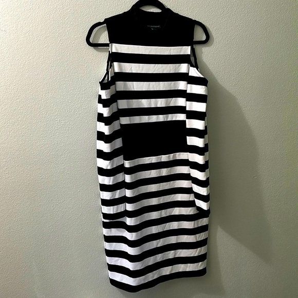 Black & White Fitted Dress - Picture 1 of 7